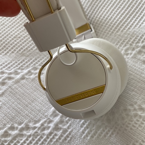 Sudio wireless headphones - Picture 3 of 3